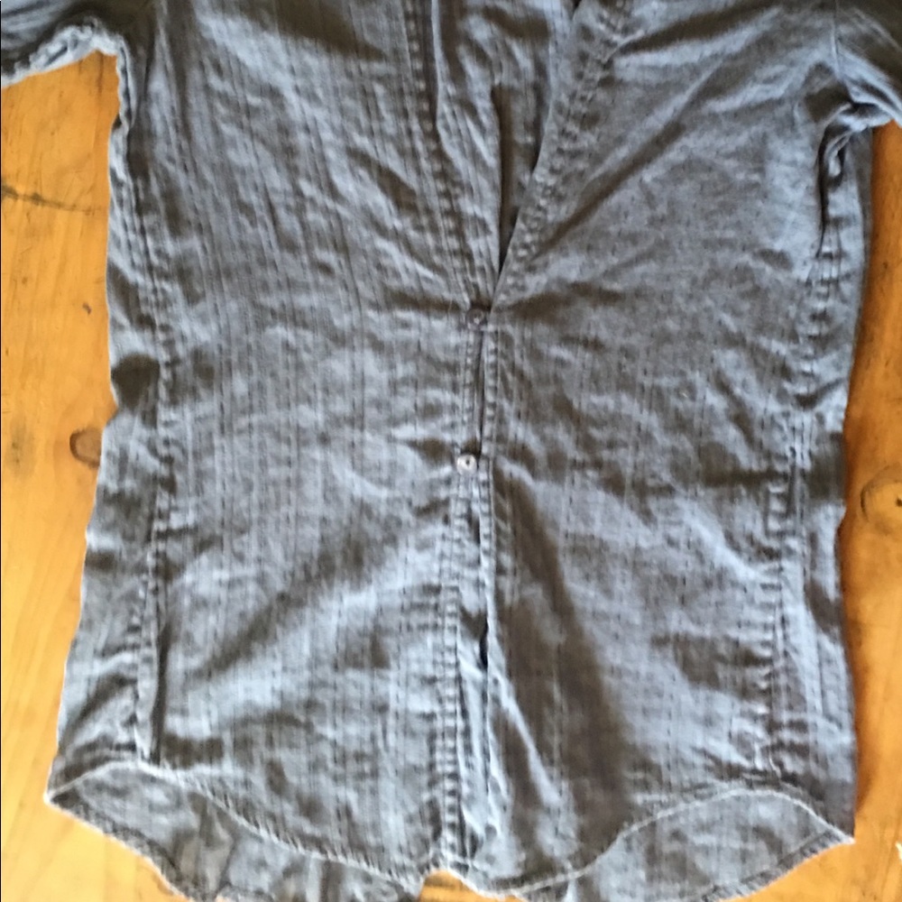 Button up - Picture 2 of 5